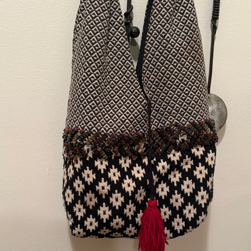 Elegant Black and Cream Patterned Hobo Bag